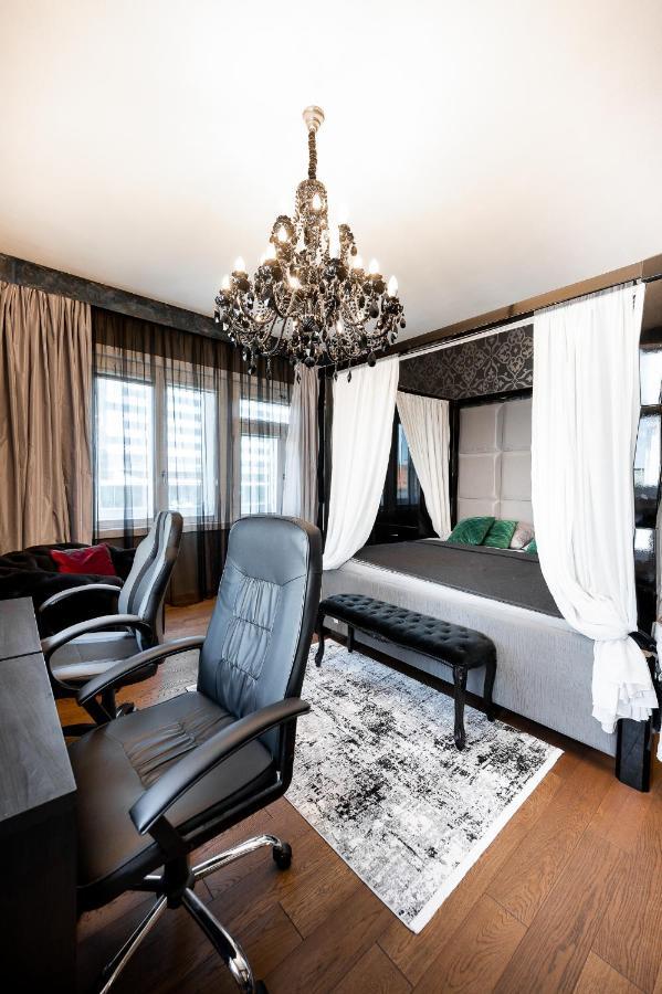Premium Apt Kosice Center 3 Room 150M2 Hlavna Ulica Zewnętrze zdjęcie